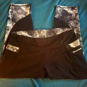 Free Country Black and Gray Leggings